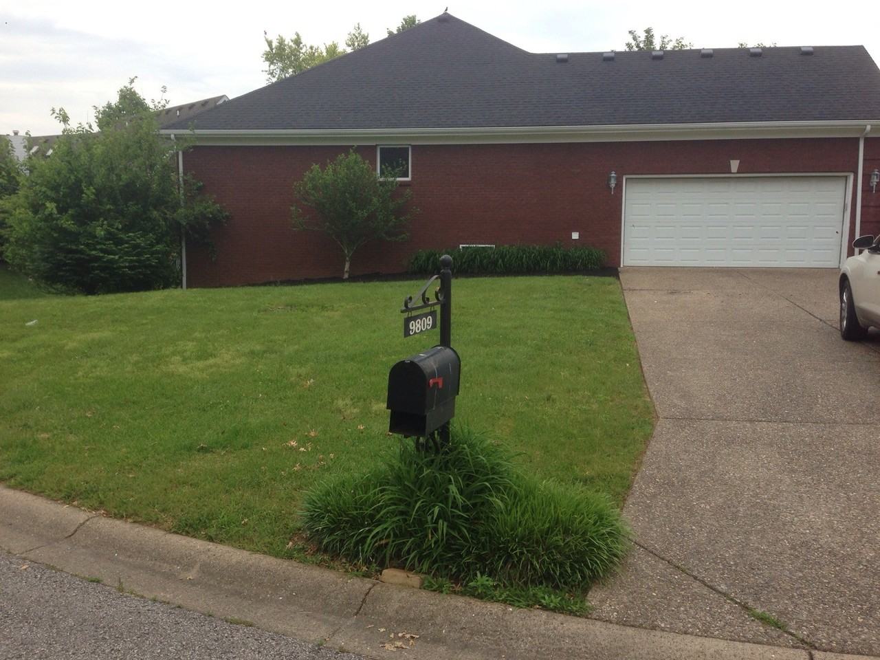 9809 Calamar Ct - Photo 3 of 5