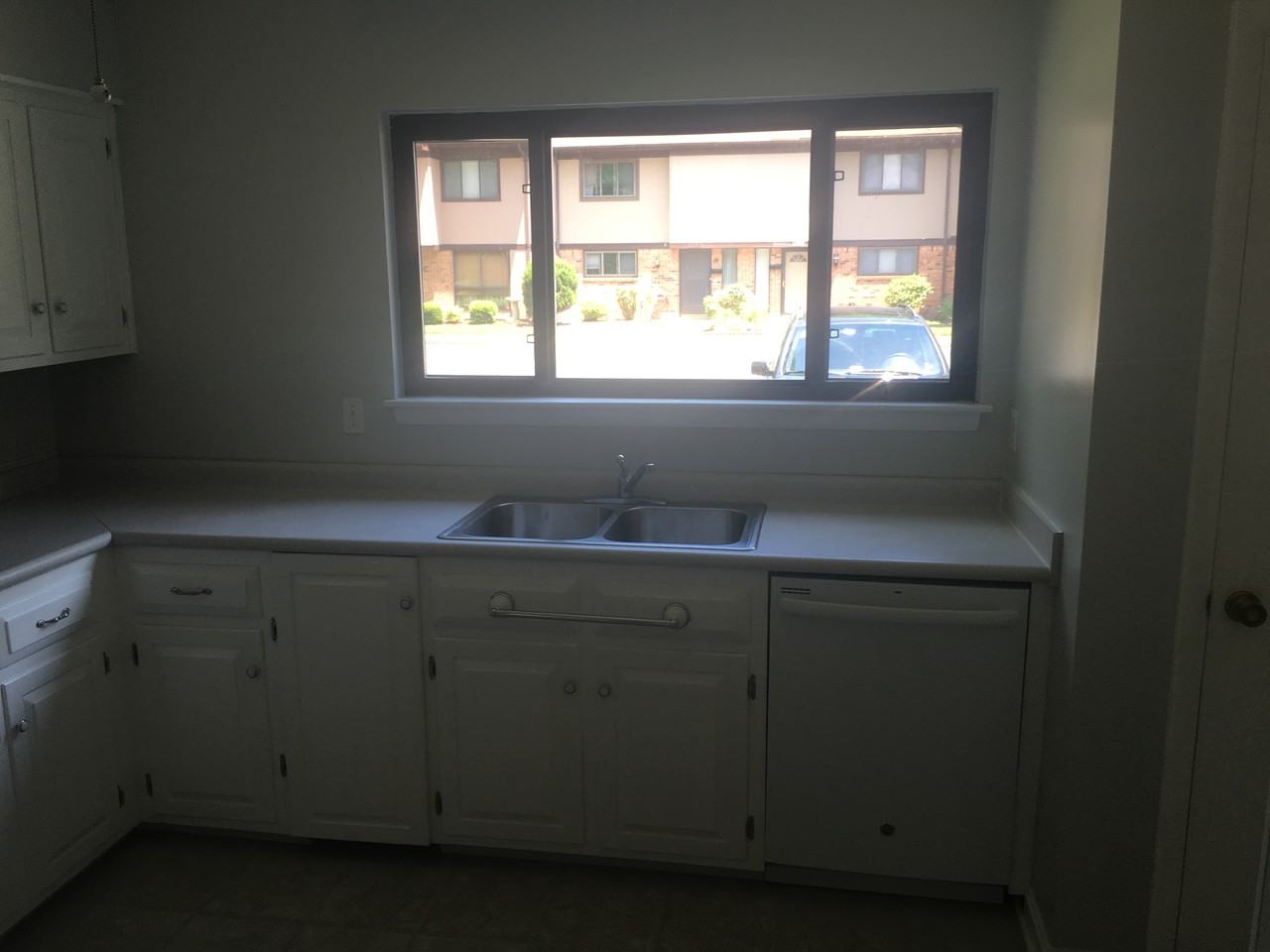 1174 Willow Green Dr - Photo 2 of 18