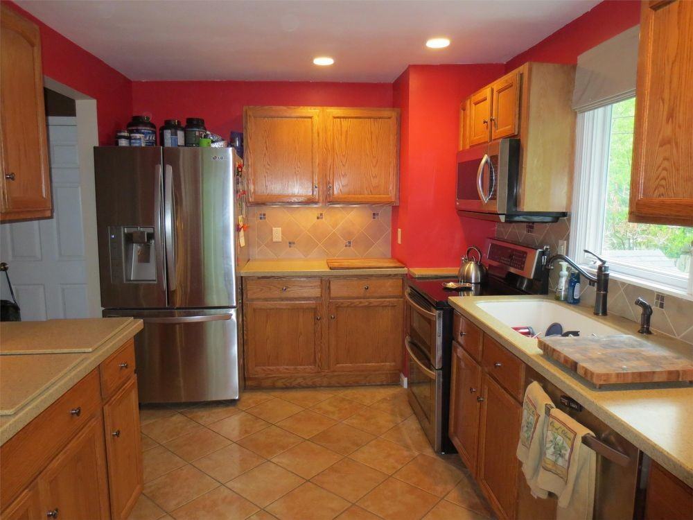 224 Nashua Rd - Photo 2 of 4