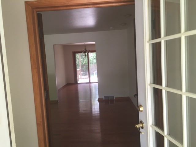 1120 Ridgeway Blvd - Photo 2 of 9
