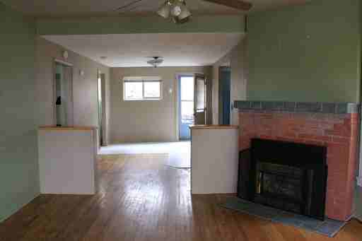 420 NE Adams Ave - Photo 2 of 11