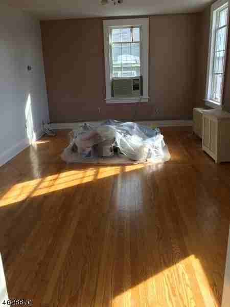 566 2nd St - Photo 2 of 11