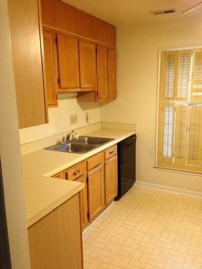 3401 Regents Park Ln - Photo 2 of 6