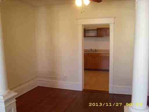 707 E Grove St - Photo 3 of 6