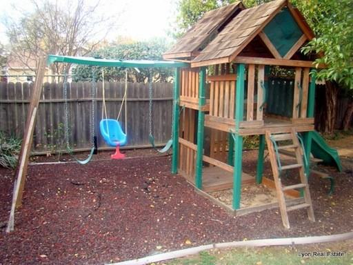 2581 Roslyn Way - Photo 2 of 13