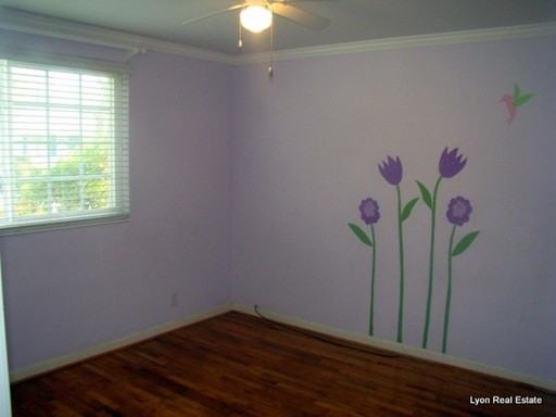 2581 Roslyn Way - Photo 3 of 13