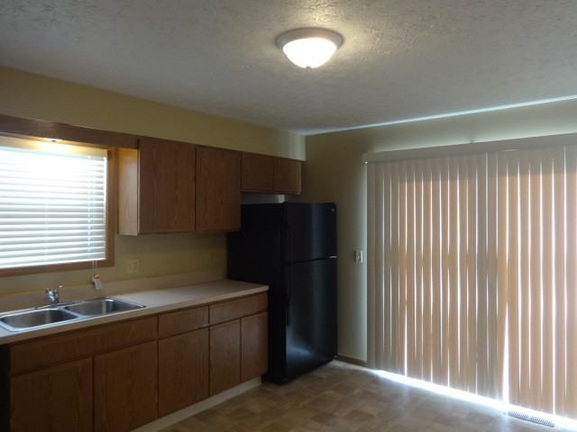 1089 Sheffield Ct - Photo 3 of 11