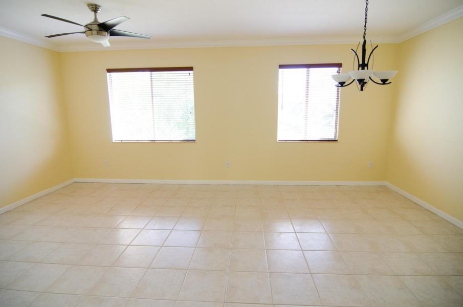 2926 South Greenleaf Circle - Photo 3 of 14