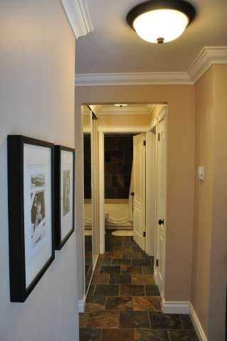 10225 117 St NW - Photo 2 of 5