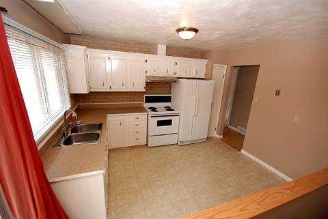 6239 Blackthorn Crescent NE - Photo 2 of 8