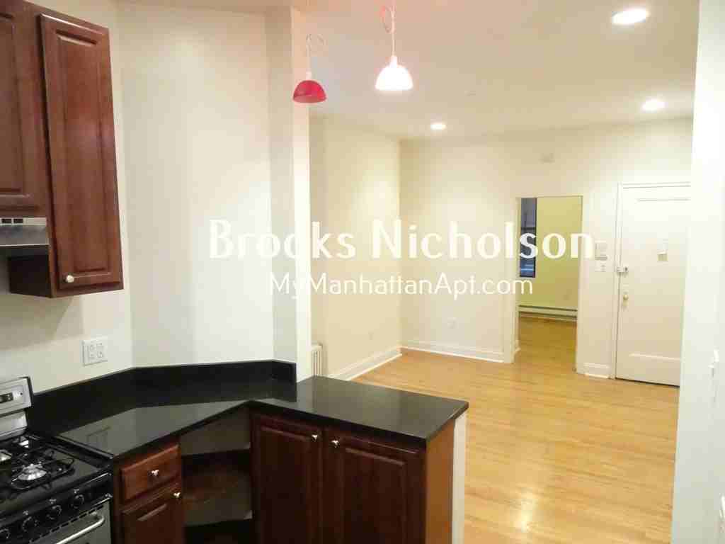W 171st St #37