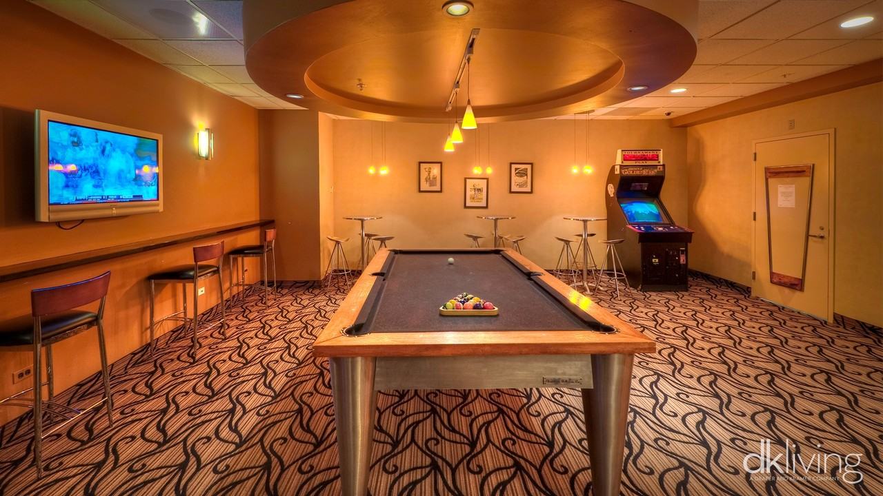 540 N State St - Photo 3 of 14