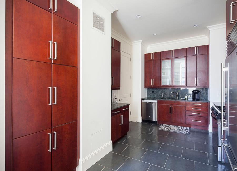 351 E 51st St - Photo 3 of 10