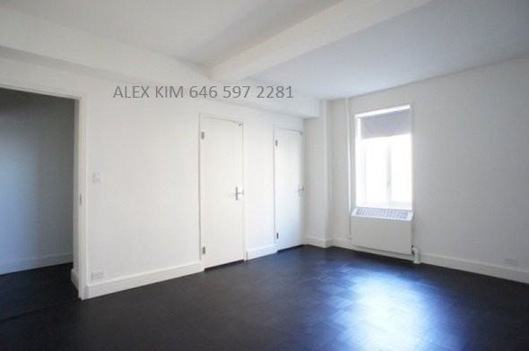 344 E 20th St - Photo 3 of 9