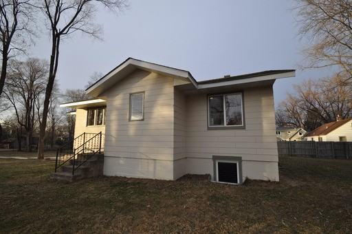 6410 E River Rd - Photo 2 of 16