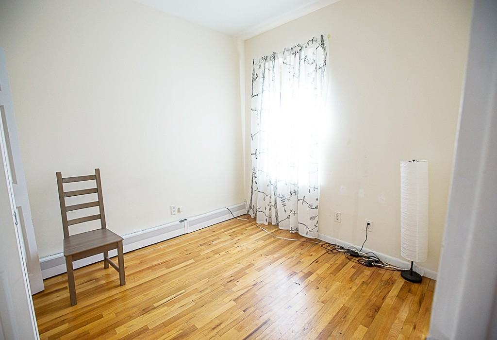 556 4th Ave 2 - Photo 3 of 6