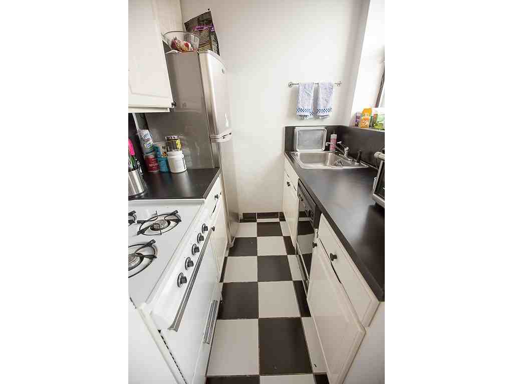 556 4th Ave 2 - Photo 2 of 6