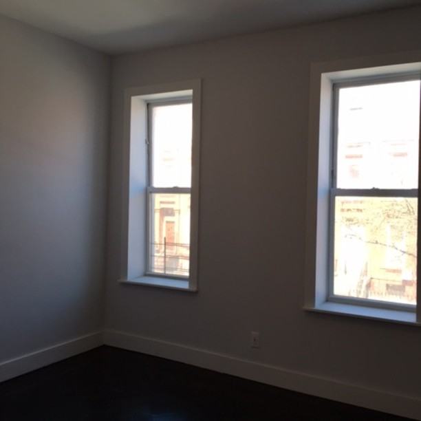 588 Quincy St #2R - Photo 2 of 8