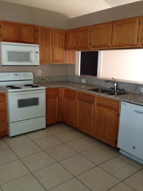 4932 Tan St - Photo 3 of 13