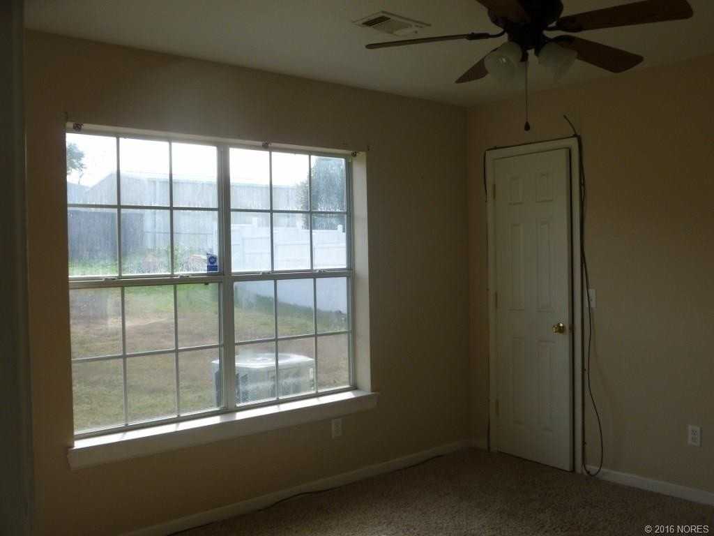 702 W Ridge Ave - Photo 2 of 9