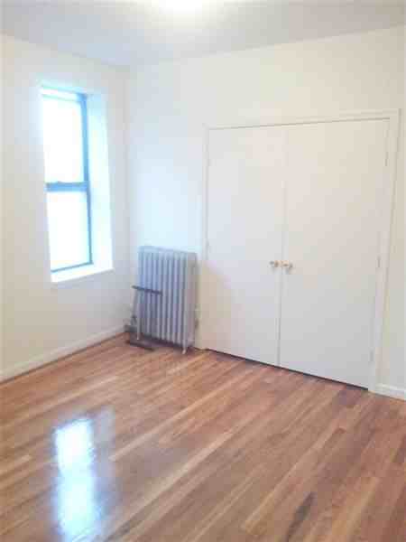 BAINBRIDGE & E 208TH ST Apartments Bainbridge Ave, New York, NY 10467