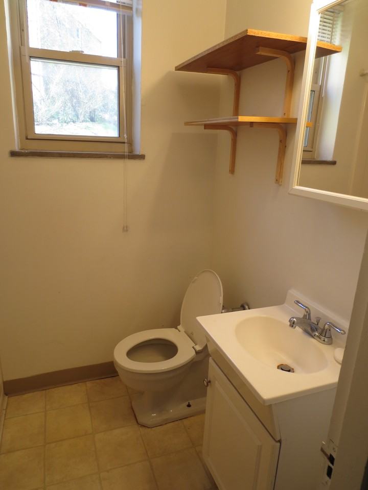5712 Phillips Ave #B5 - Photo 4 of 28