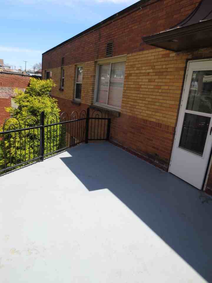 5712 Phillips Ave #B1 - Photo 5 of 64