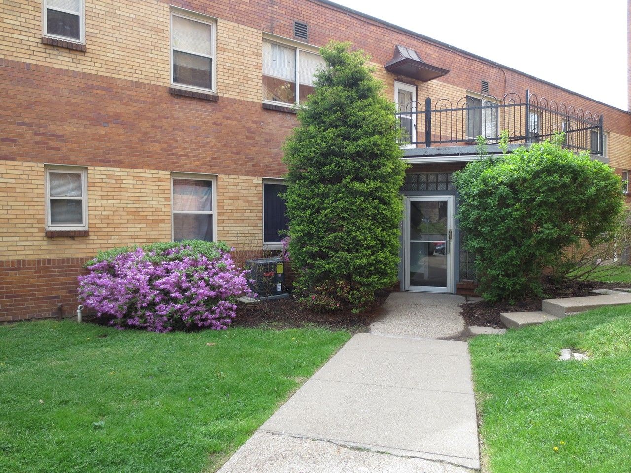 5712 Phillips Ave #B1 - Photo 3 of 64
