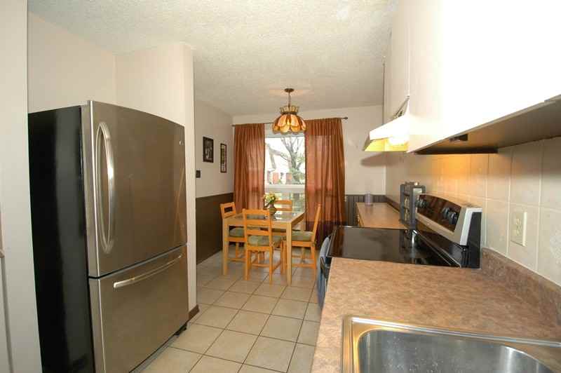 115 Rutherford Ct - Photo 3 of 15