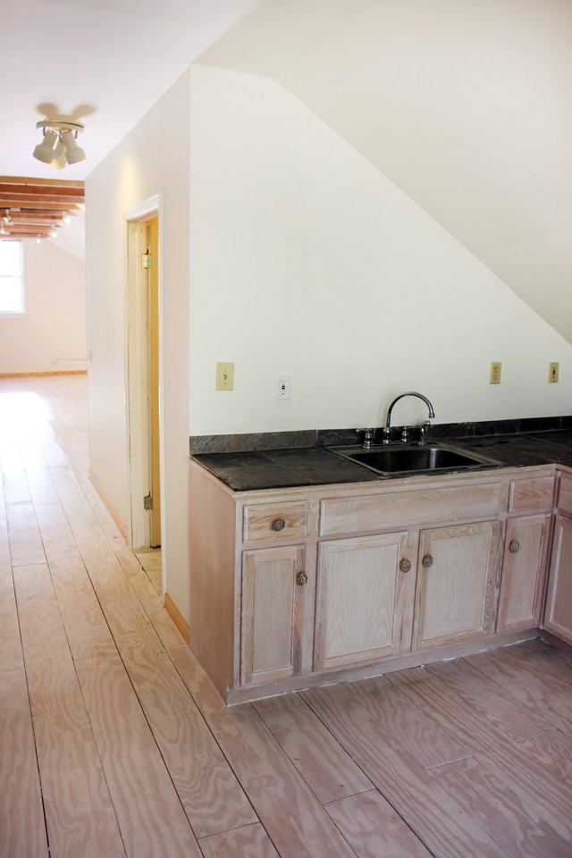 320 Candler St NE - Photo 2 of 9