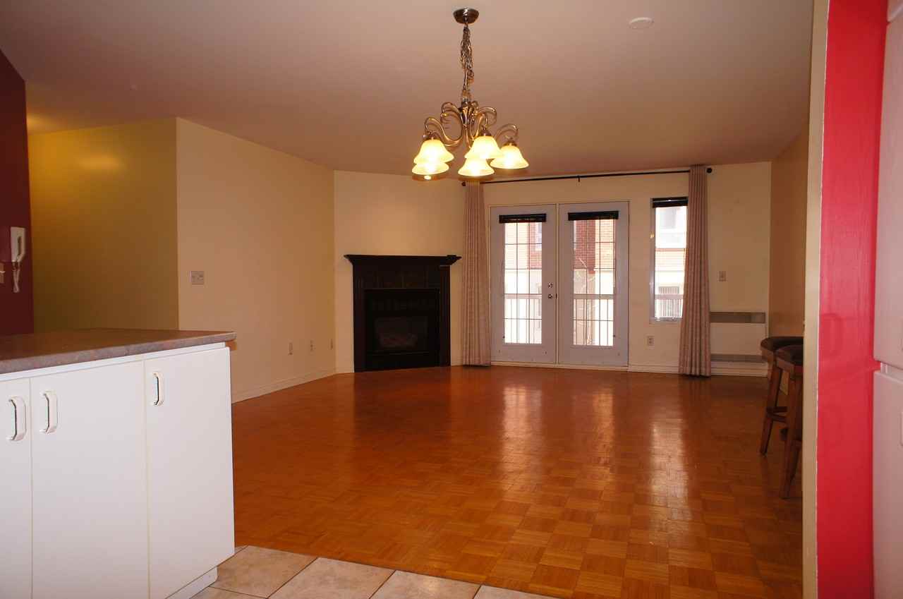 7020 Rue Marie Rollet #1E - Photo 3 of 9