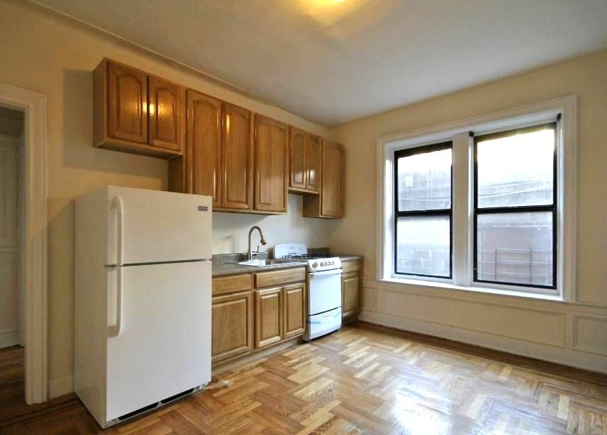 1325 Ocean Ave 5B - Photo 2 of 4