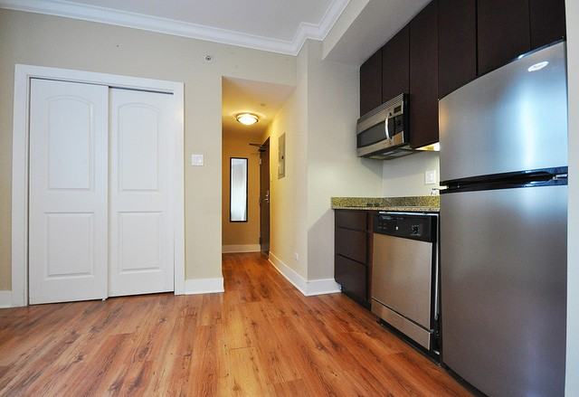 11 W Division St #402