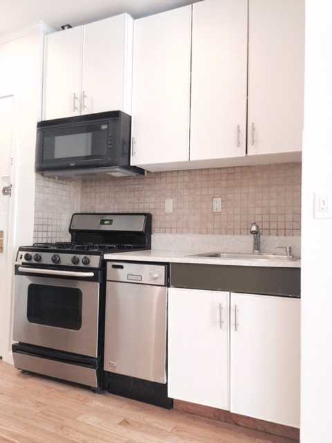 529 W 48th St - Photo 3 of 6