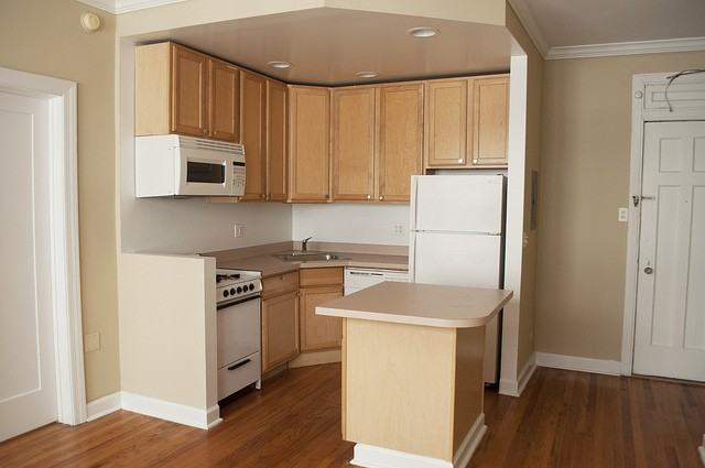 2828 N Pine Grove Ave