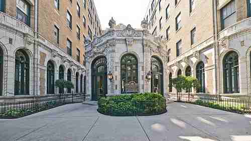 2828 N Pine Grove Ave #01