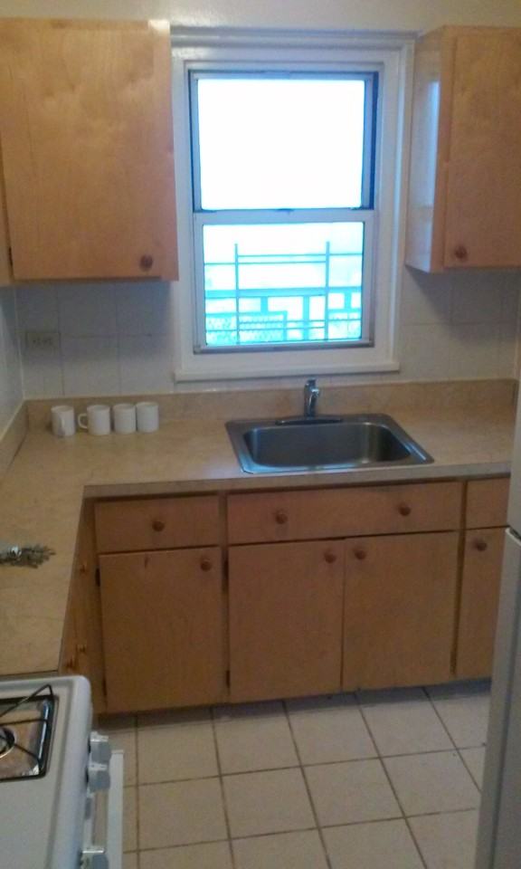 8750 166th St - Photo 2 of 9