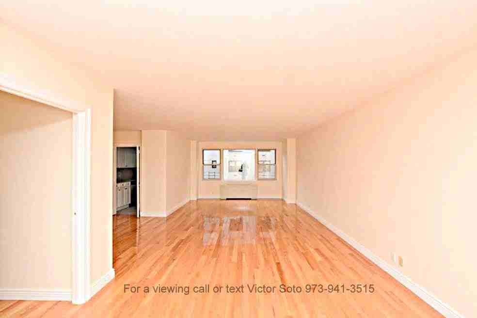 177 E 75th St
