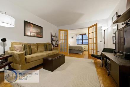 1368 4th Ave - Photo 2 of 3