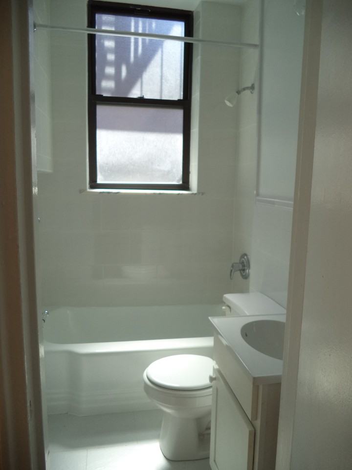 E 74th St #3 - Photo 4 of 7