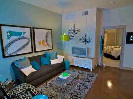 2901 Indiana St - Photo 6 of 9