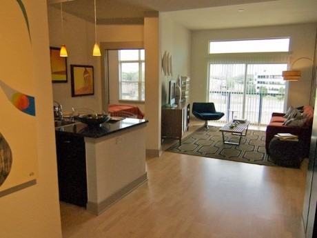 2901 Indiana St - Photo 5 of 9