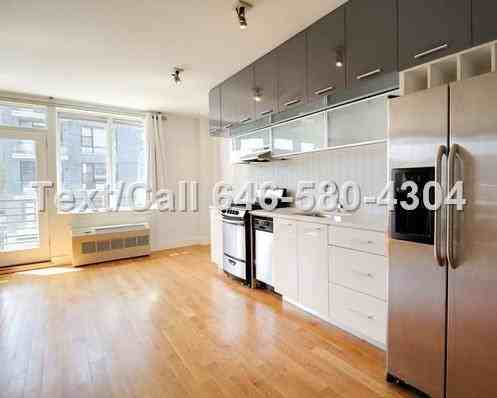 Franklin Ave & Lexington Ave