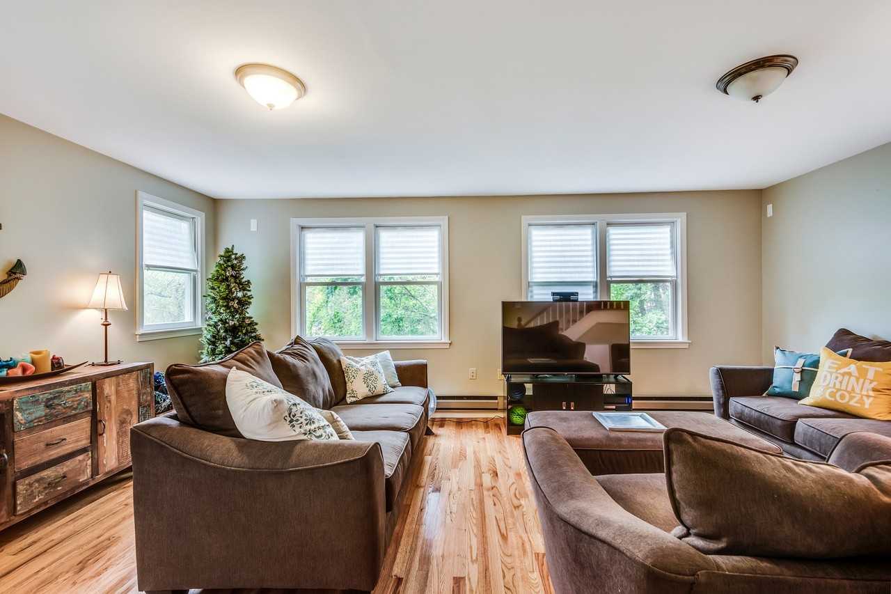 9 Old Sudbury Rd - Photo 2 of 21