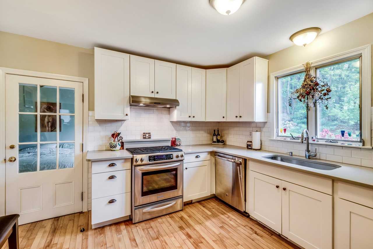 9 Old Sudbury Rd - Photo 3 of 21