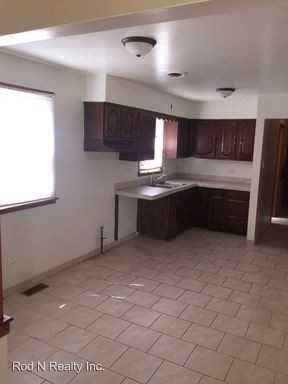 15014 S Wood St - Photo 2 of 10