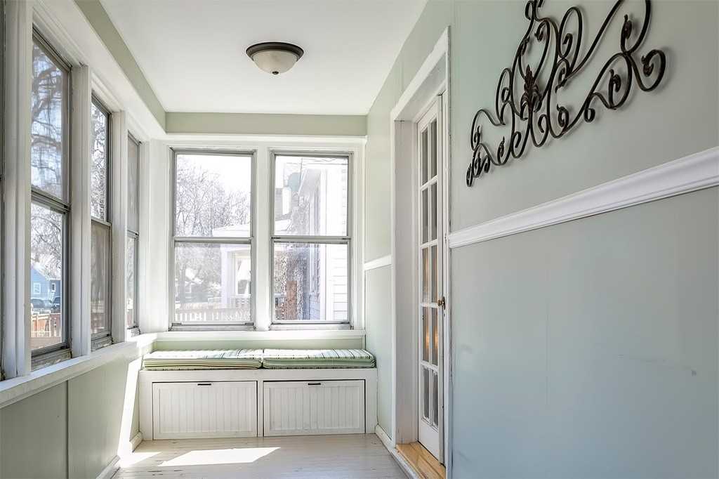 545 11th Ave N - Photo 2 of 17