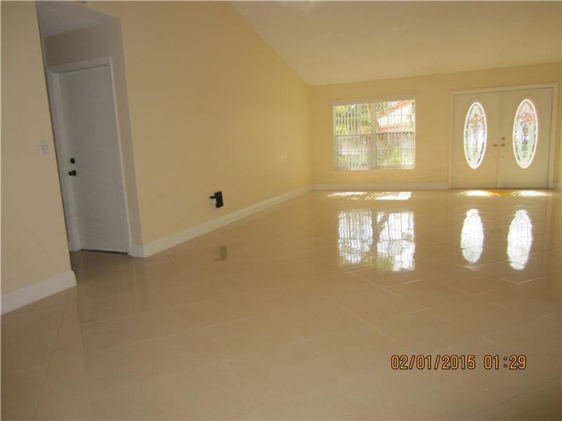 19483 NW 87th Ct - Photo 3 of 7