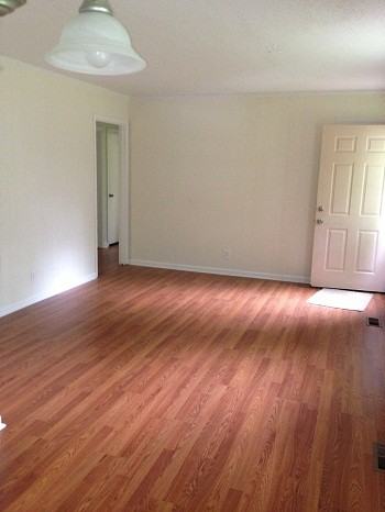 225 Old Hopkinsville Highway - Photo 2 of 11