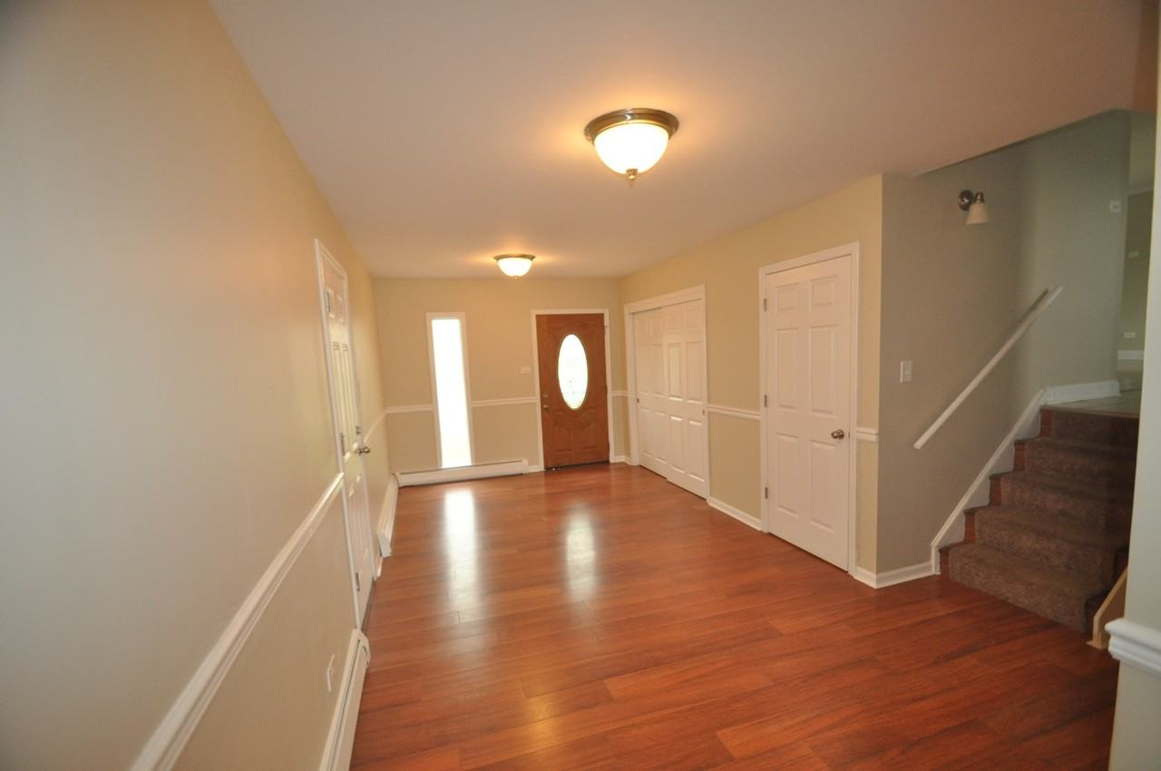 7907 89th St - Photo 3 of 21